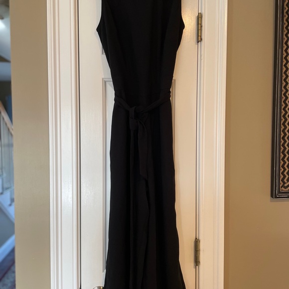 Ann Taylor Sleeveless, Wide legged Romper. - Picture 3 of 3